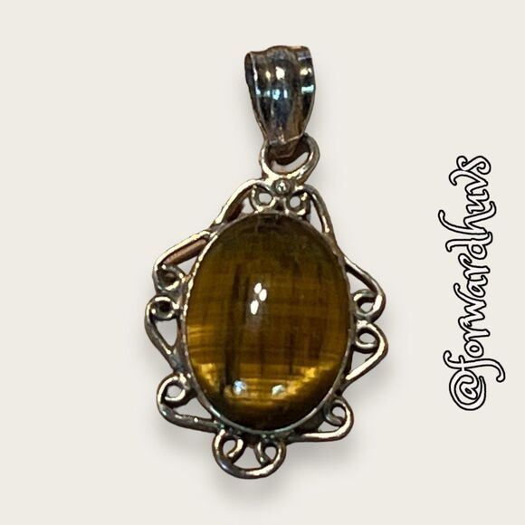 Tiger’s Eye Pendant in 925 Sterling Silver - Picture 1 of 9